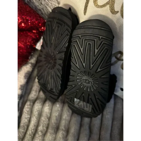 Women’s UGG layton fur slides/ Slippers Sz 10