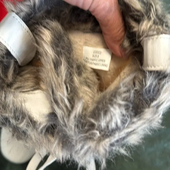 Women's White Fur-Lined Winter Boots