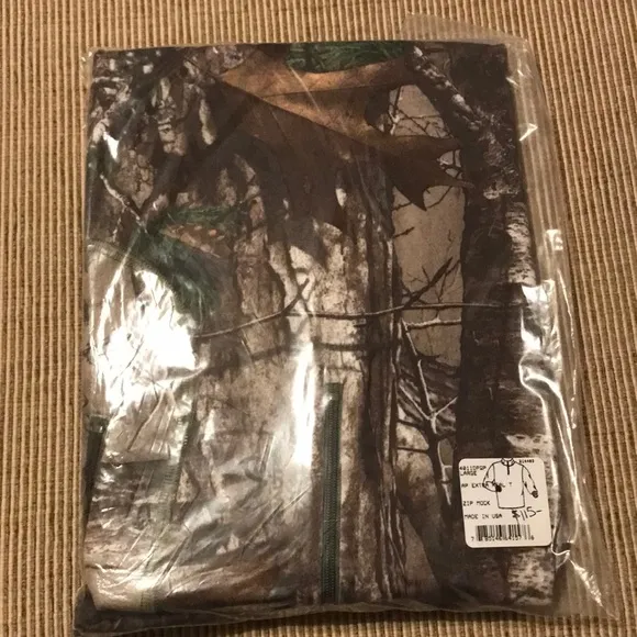 XGO (4) Men’s Water Resistant camo print 1/4 zip long sleeve - Large