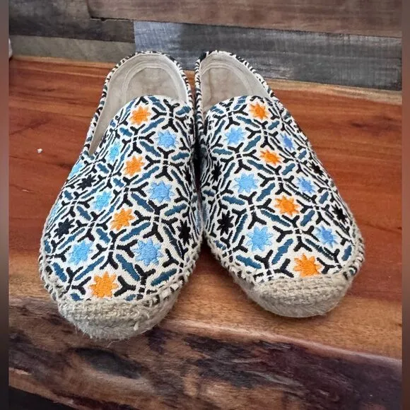 Yarguci espadrilles  canvas colorful slip ons sz 41/10 EUC no wear