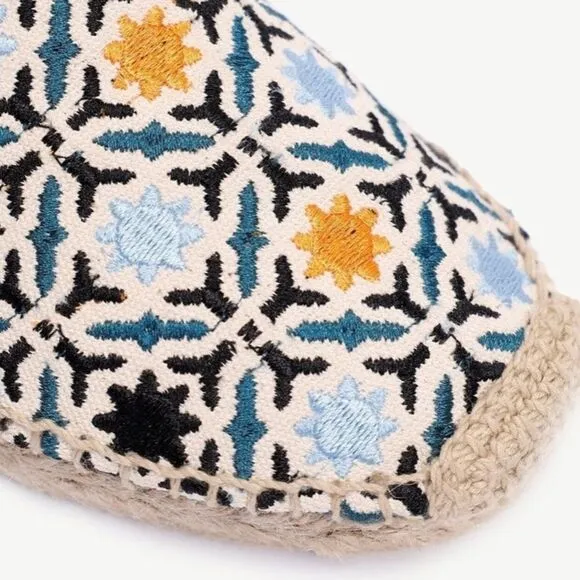 Yarguci espadrilles  canvas colorful slip ons sz 41/10 EUC no wear
