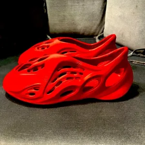 Yeezy Foam RNNR type Slides Vermilion size 11-12 Mens