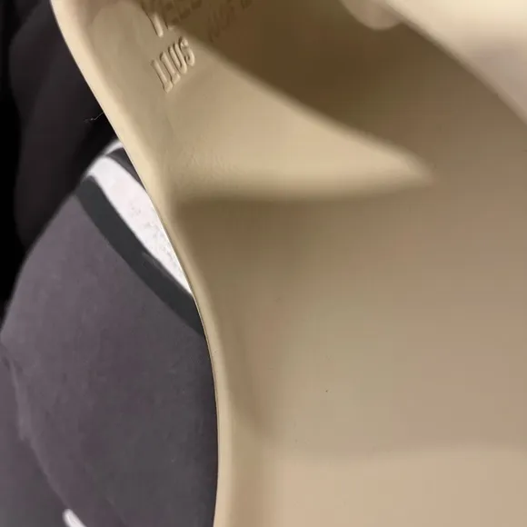 Yeezy Slides “Bone” original release not restock size 11