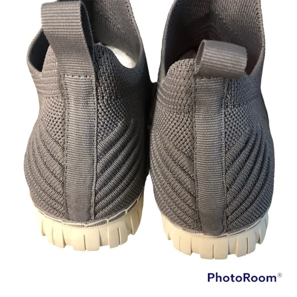 Yellow Box Julisa Gray Slip On Sneakers Size 6. NWT
