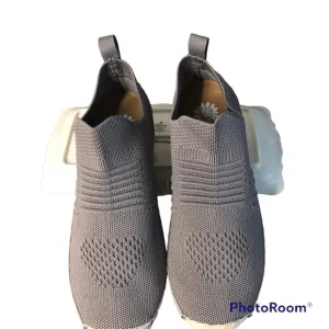 Yellow Box Julisa Gray Slip On Sneakers Size 6. NWT