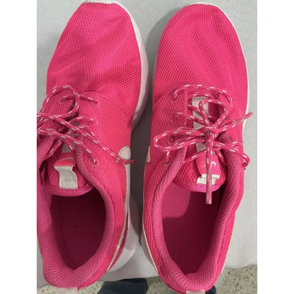 Youth Girls Nike 599729-611 Size 5 Pink Mesh Lace Up Running Sneakers NWOT