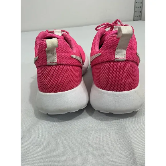 Youth Girls Nike 599729-611 Size 5 Pink Mesh Lace Up Running Sneakers NWOT