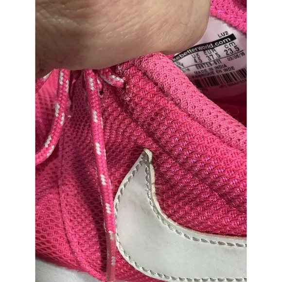 Youth Girls Nike 599729-611 Size 5 Pink Mesh Lace Up Running Sneakers NWOT