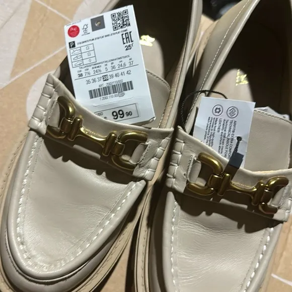 ZARA BUCKLE LEATHER LUG SOLE LOAFERS bloggers favorite