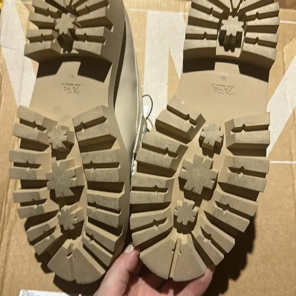 ZARA BUCKLE LEATHER LUG SOLE LOAFERS bloggers favorite