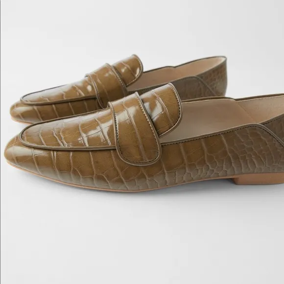ZARA Faux Leather Crocodile Embossed Loafers sz 41