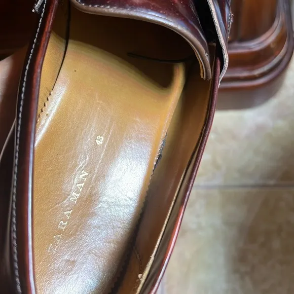 Zara Man Burgundy Shiny Leather Tassel Loafers, Size 43 EU